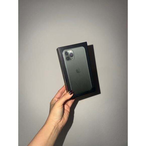 Apple $18 Gift Card + iPhone 11 Pro Midnight Green Original Box Only Stickers - Picture 1 of 5